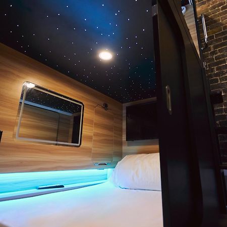 Capsule Hotel Montreal Exterior foto