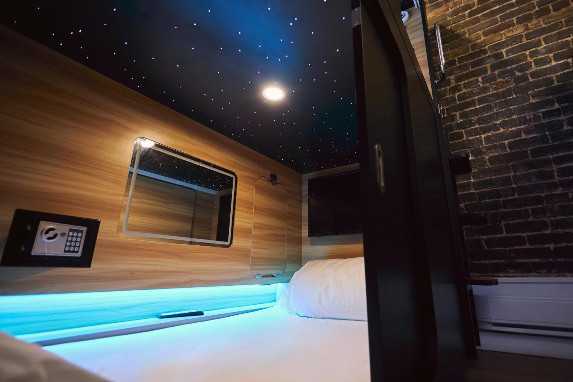 Capsule Hotel Montreal Exterior foto