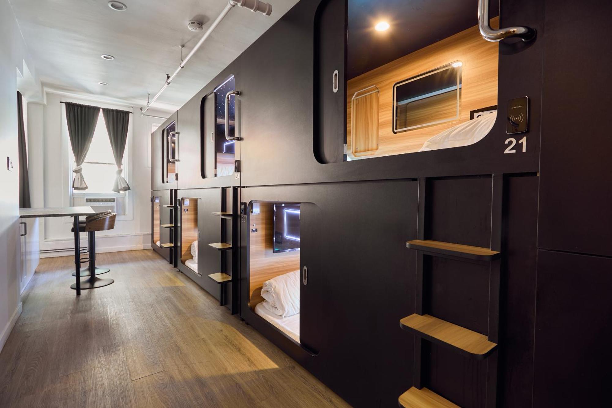 Capsule Hotel Montreal Exterior foto