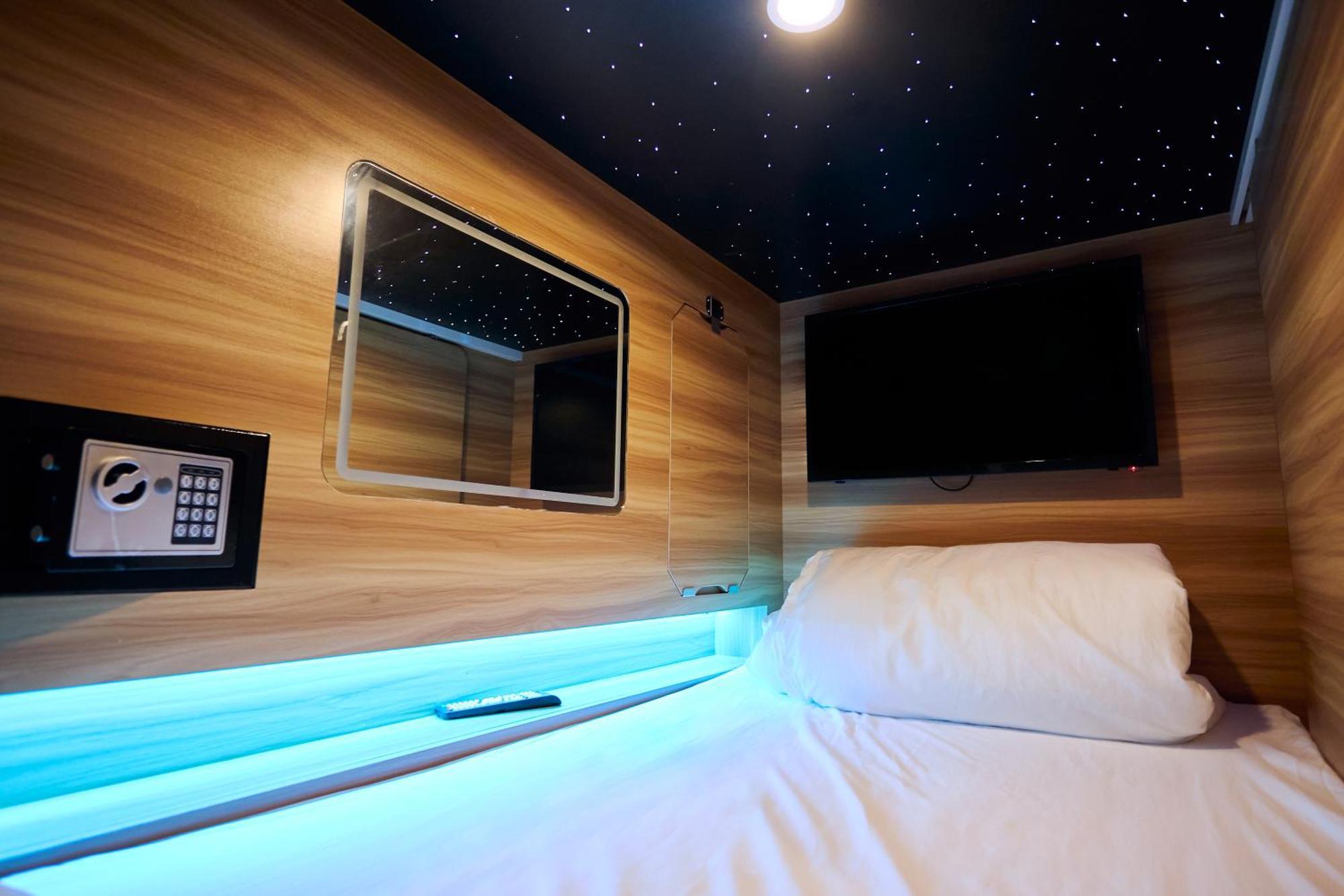 Capsule Hotel Montreal Exterior foto